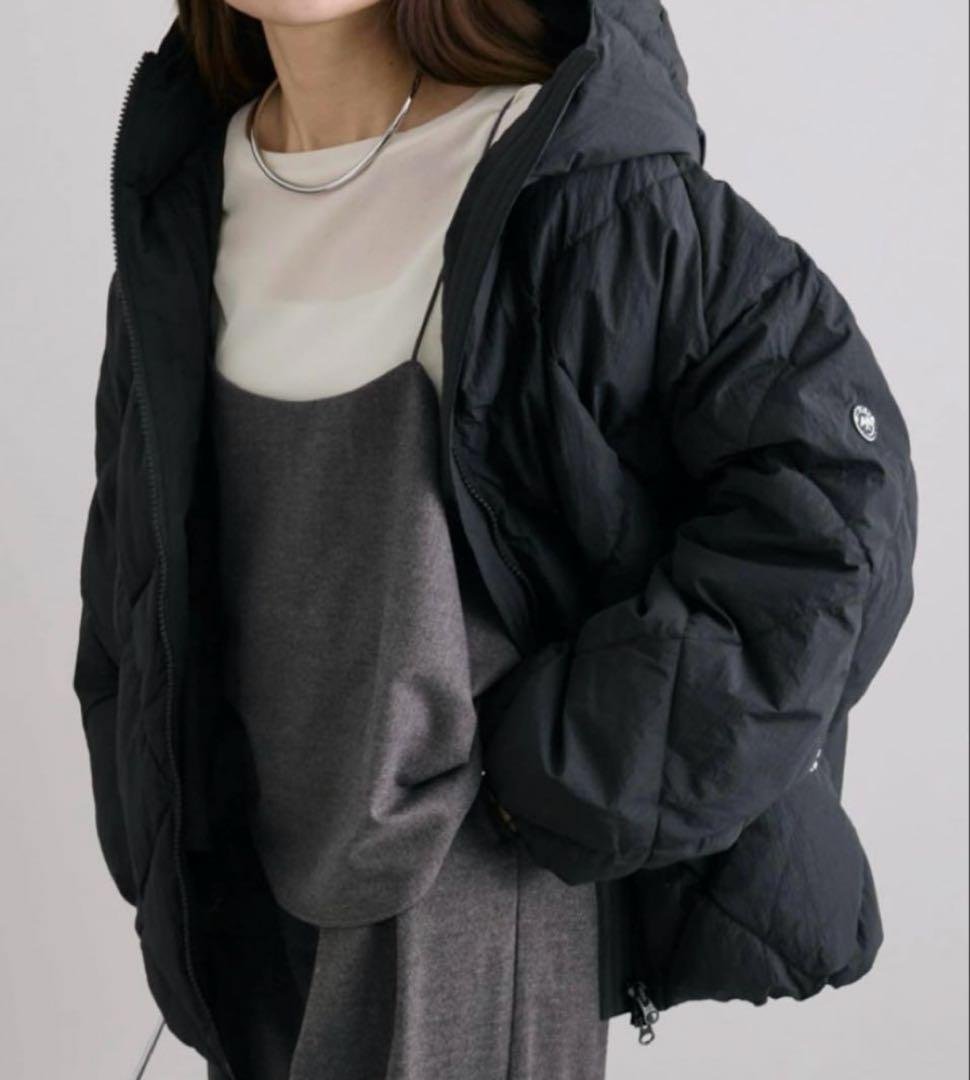 24年 ピュアルセシン リサイクルダウンジップアップフードジャケット PUAL CE CIN（ピュアルセシン）の「リサイクルダウンジップアップ